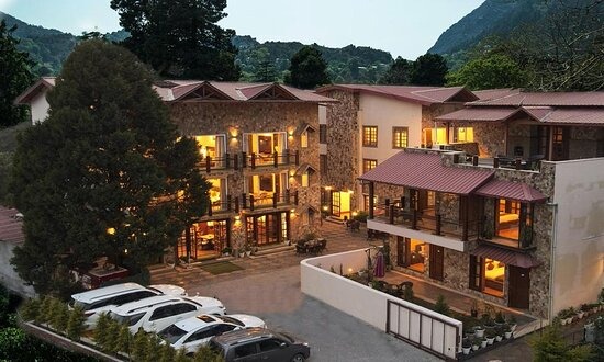 La Niwasa Luxury Resort.