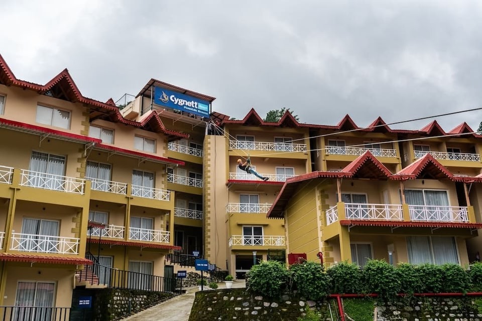 Cygnett Mountain Breeze Village Chopra.