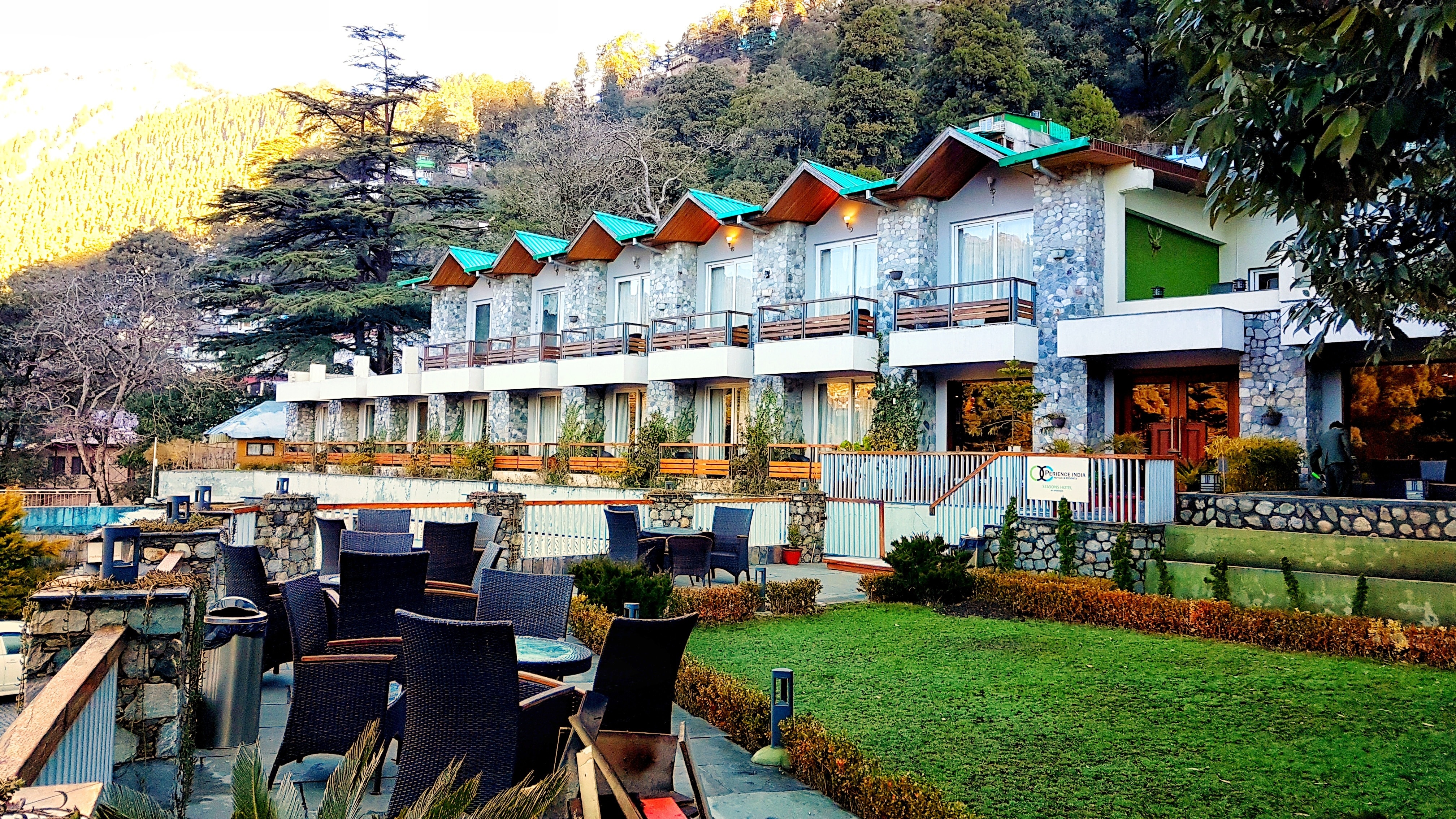 Seasons Hotels By Xperience.